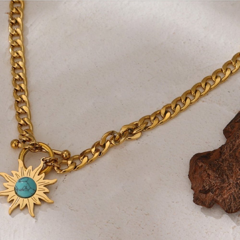 SALE!!  18K gold Sun Flower Pendant Necklace Stainless Steel - Picture 2 of 7
